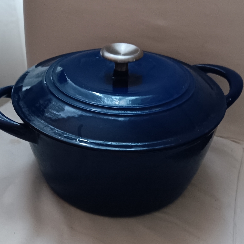 Vintage Enameled Cast Iron Dutch Oven with lid in blue